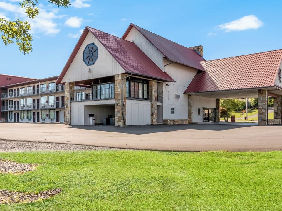 Step into a bright, easy-access entrance with open parking.