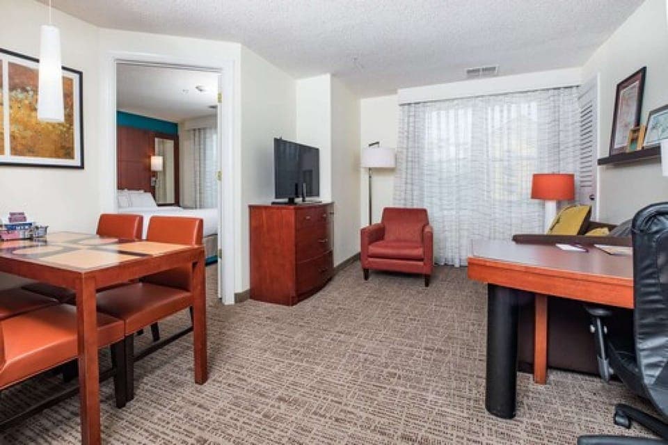 2. One-Bedroom King Suite