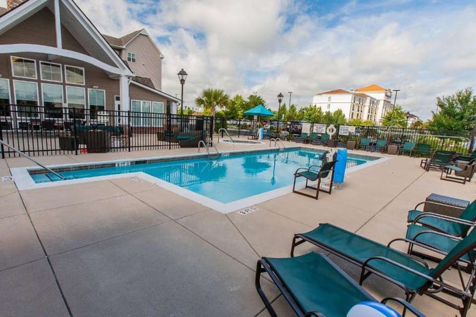 2. Residence Inn by Marriott Florence - Outdoor Pool
