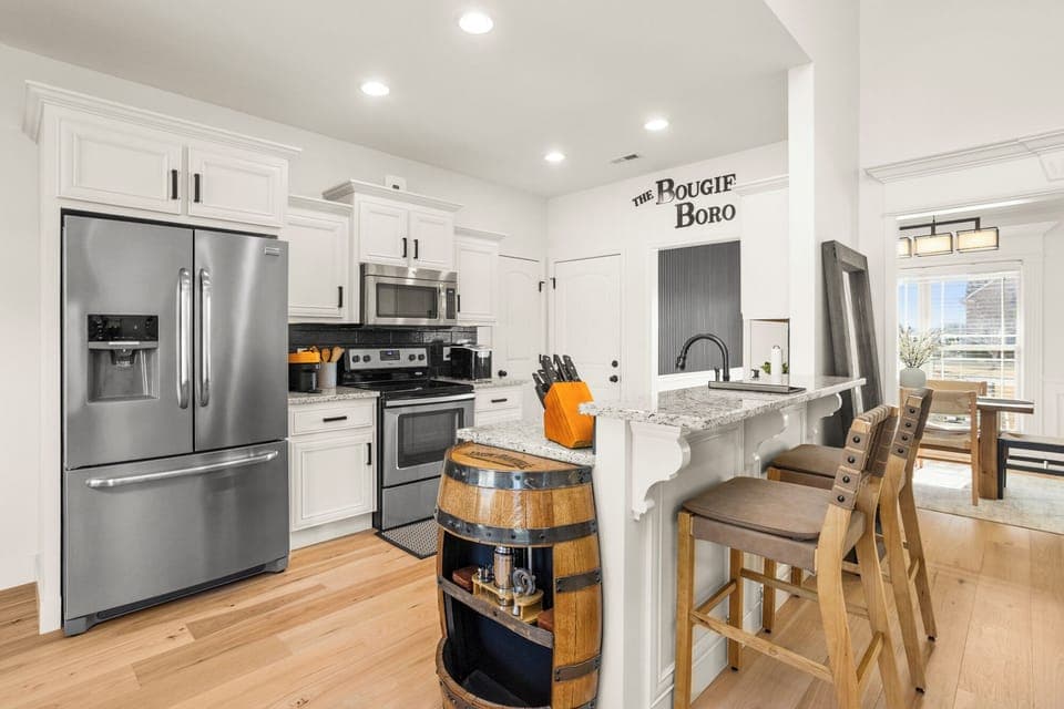 Fully stocked Kitchen