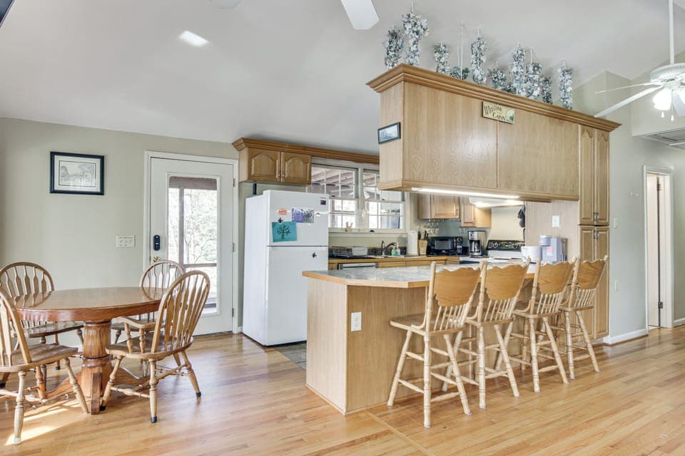 Dining Table | Breakfast Bar | Kitchen