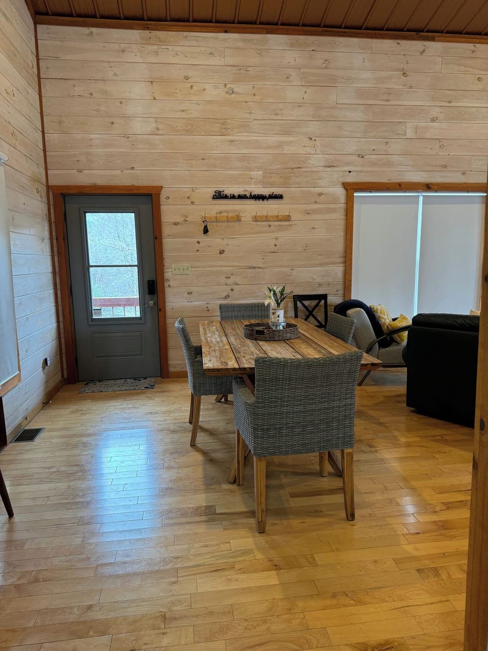 Entry/dining