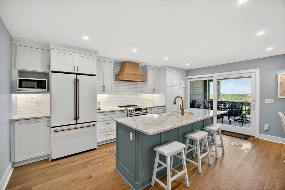 Gorgeous kitchen - fully renovated!