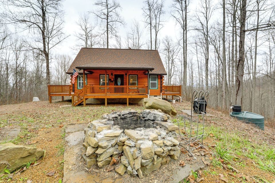 Whittier Vacation Rental | 2BR | 2.5BA | Steps Required | 1,250 Sq Ft
