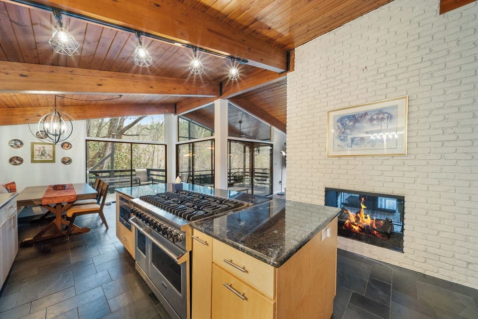 Welcome to Modern Treehouse Escape by Yadkin River