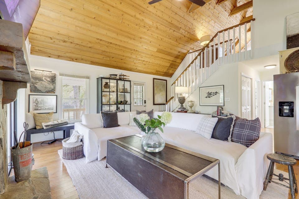 Eatonton Vacation Rental | 3BR | 2BA | 1,200 Sq Ft | Stairs Required