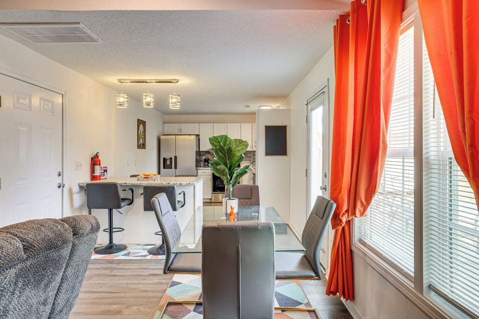Dining Table | Breakfast Bar | Dishware/Flatware