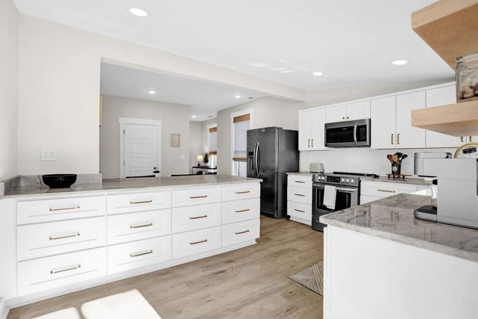 Whether it’s a five-course meal or reheated takeout, this kitchen delivers
