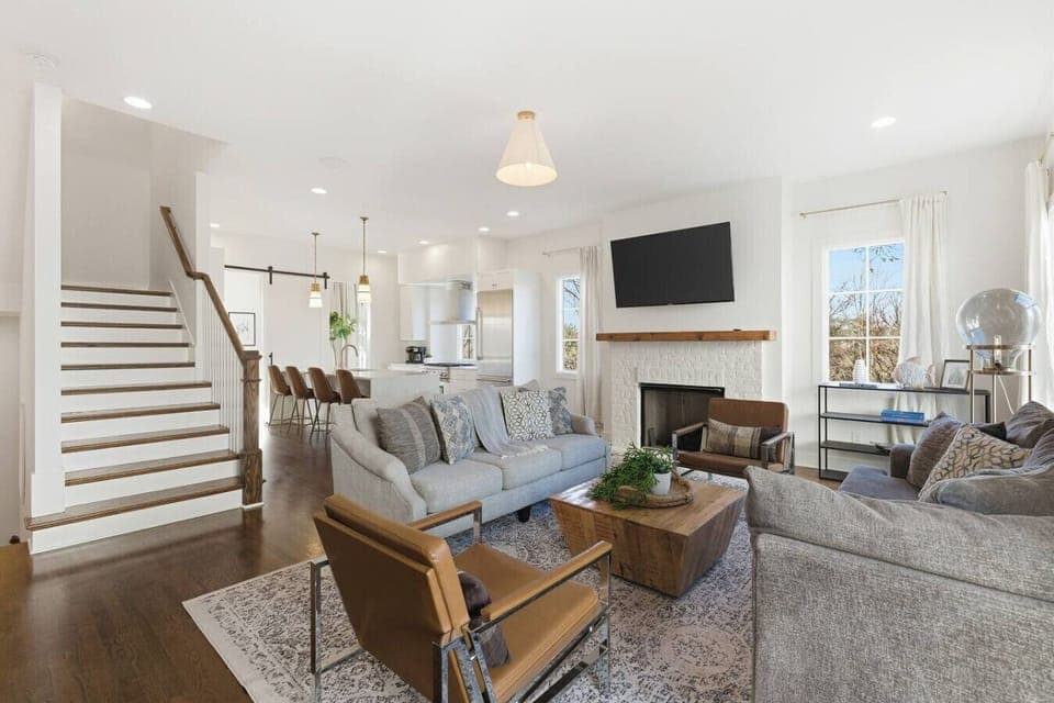 Cozy living room with fireplace and a Smart TV with all the streaming apps you could want!