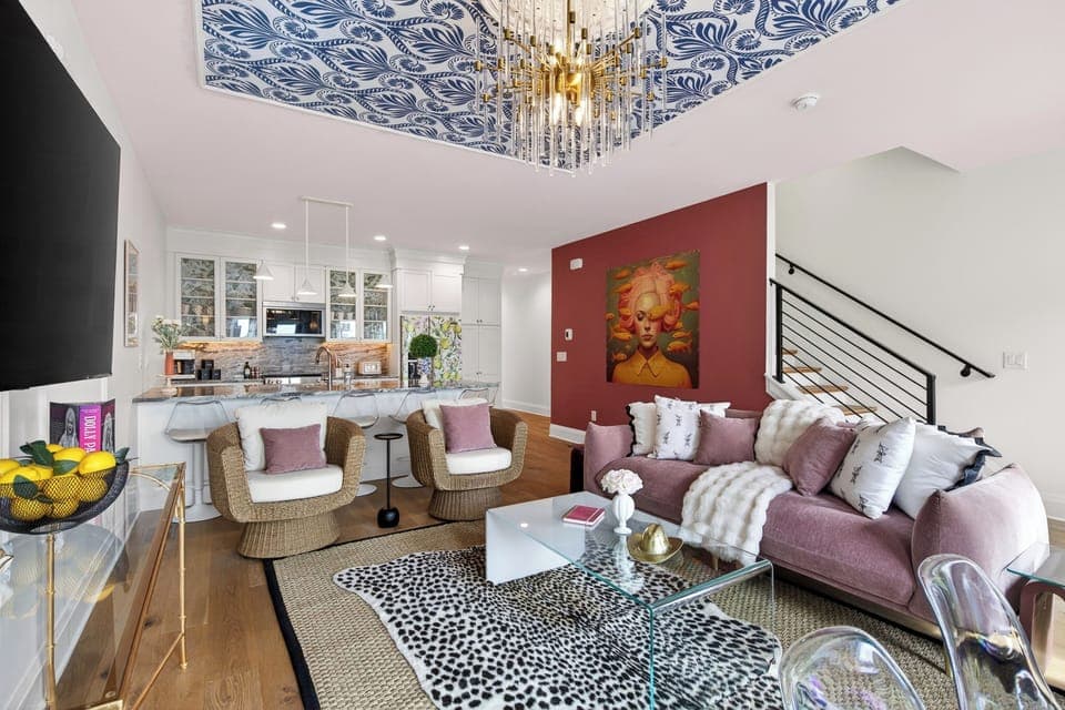 Transition seamlessly from the living room to the kitchen. (Girls Night Out)