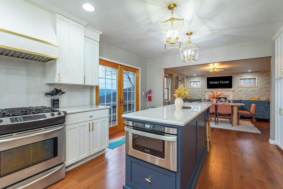 Cook, gather, and connect in this bright, beautifully designed kitchen—complete with a spacious island and seamless flow into the dining and living areas. Whether you’re whipping up a meal or sharing a glass of wine, this space is made for easy, memo