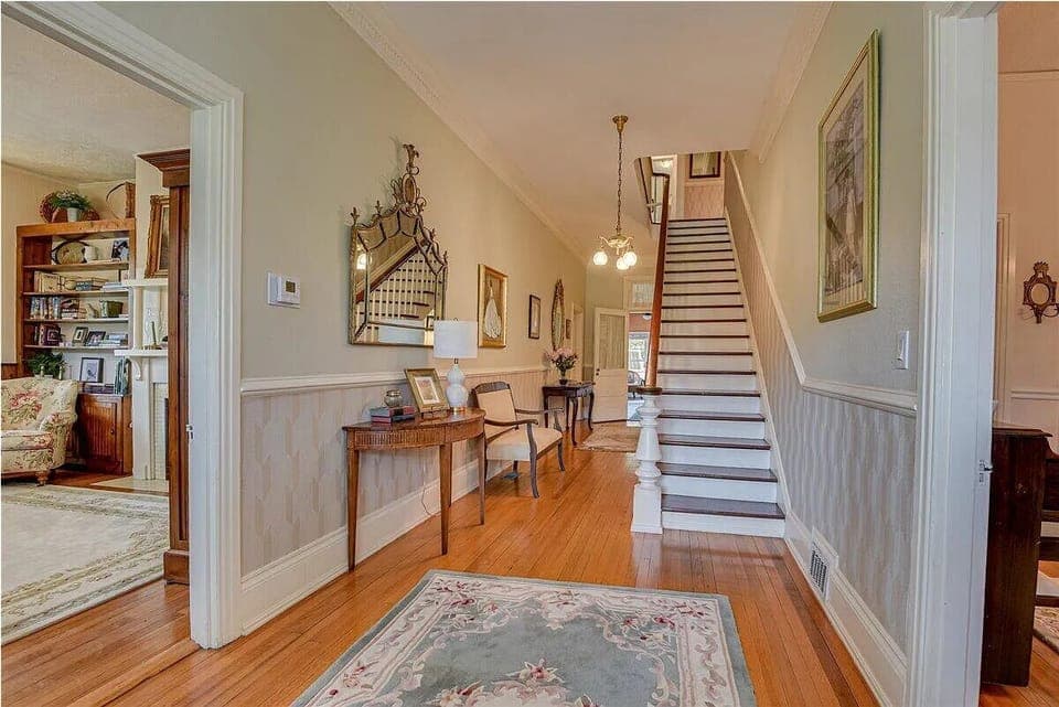 Boutique 1BR Hotel Suite  Historic Estate + Pool Access Apartment hotel in South Carolina