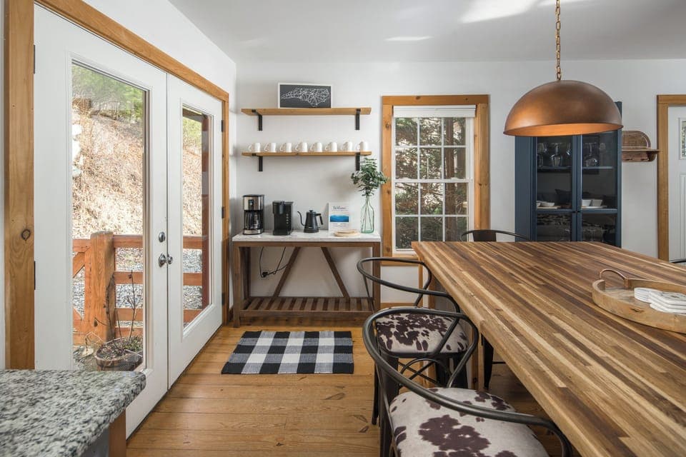 A dedicated morning station with various brewing options to start the day at your own pace.