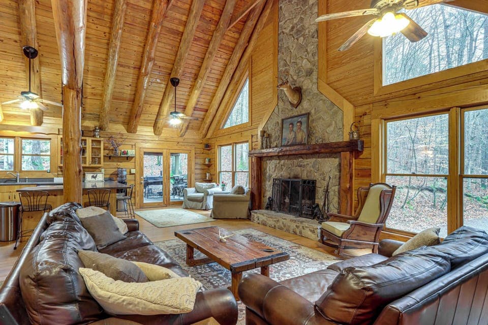 Old Fort Vacation Rental | 5BR | 3BA | 3,500 Sq Ft