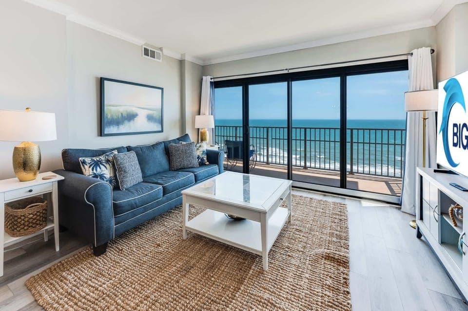 Relax in the oceanfront den taking in the ocean views