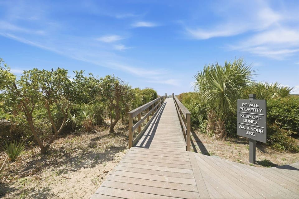 Beach Access - Direct Beach Access