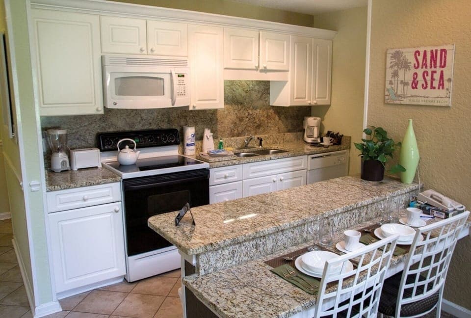 1 Bedroom • Kitchen