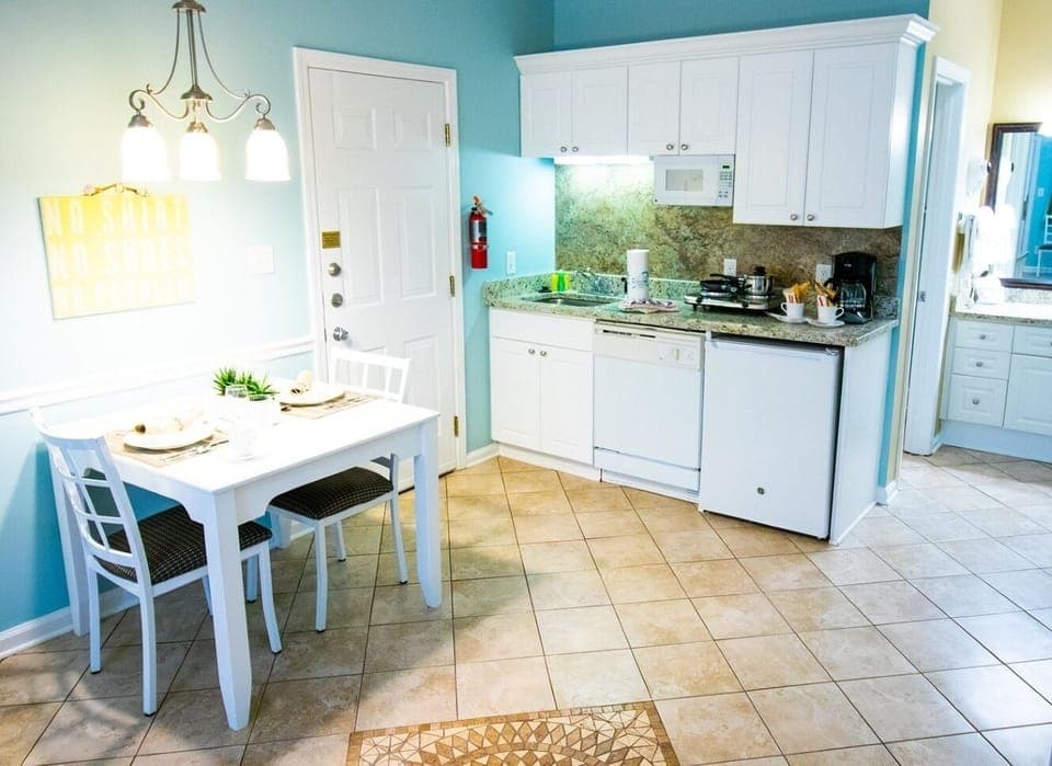 Studio • Kitchenette