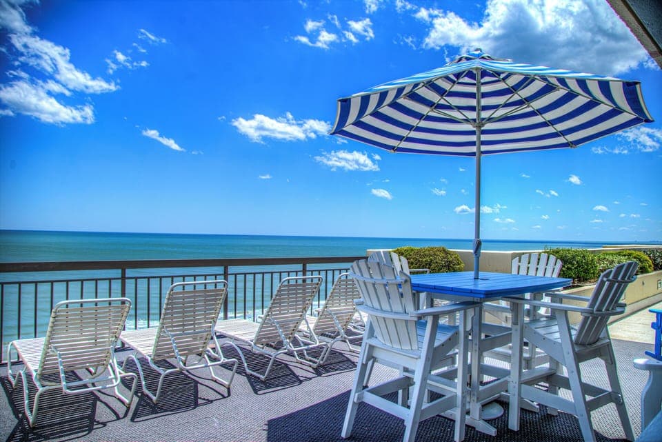 Unique Rooftop Penthouse-Beach House with a Private 10th Floor Terrace.