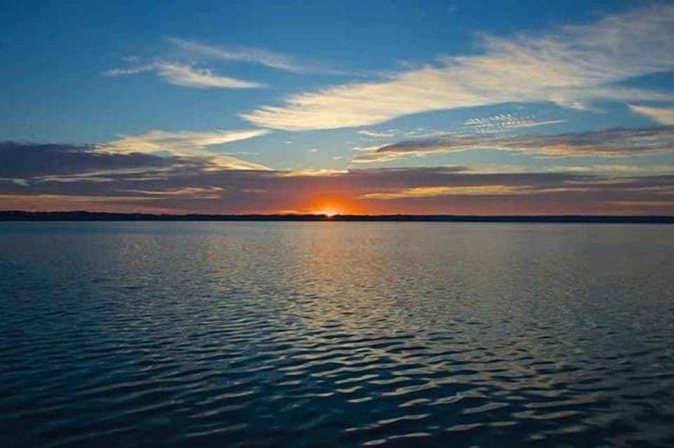 Photo by John Clendenin. Pic taken on the lake.