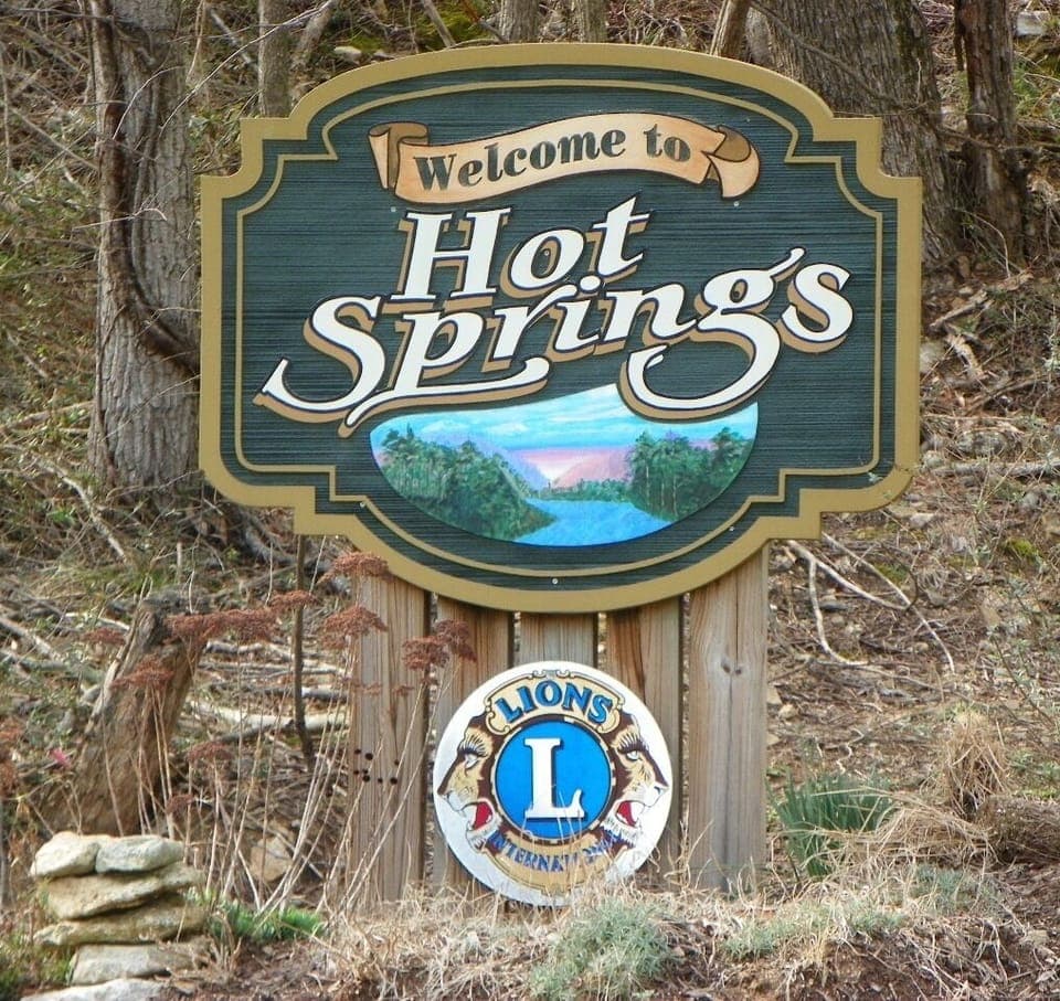 Welcome to Hot Springs!Hot Springs & Trailside signs by artisans of City Sign Co