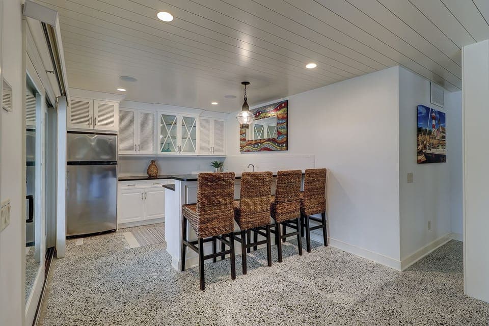 6 Brown Pelican - Downstairs Kitchenette