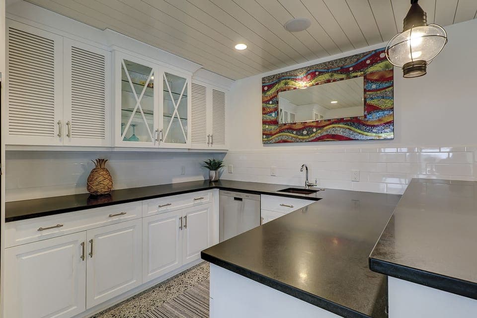 6 Brown Pelican - Downstairs Kitchenette