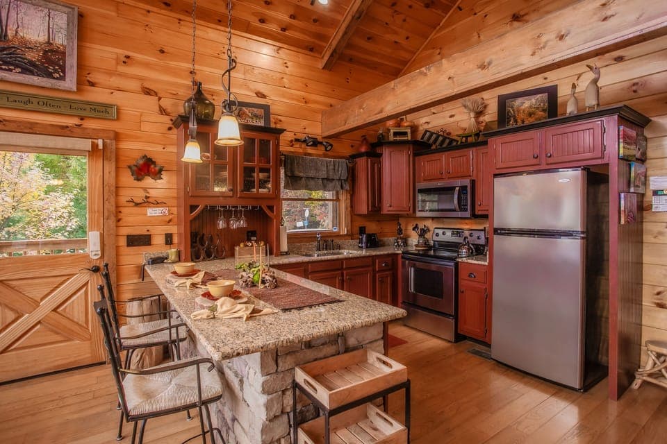 Fully stocked kitchen, stainless appliances, granite counter tops,  pure luxury!