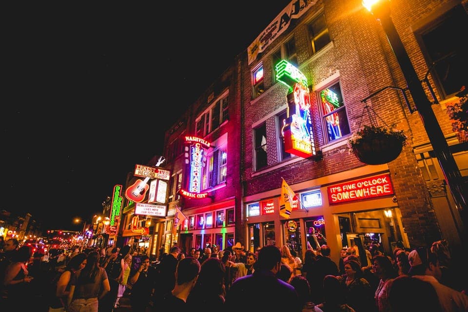 10 minute drive to world renowned Nashville nightlife!