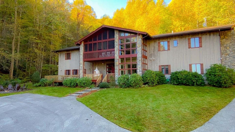 front view of the lodge
