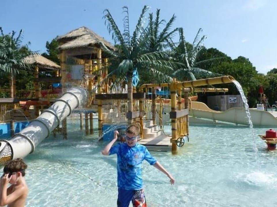 Water park 2 minutes away 
