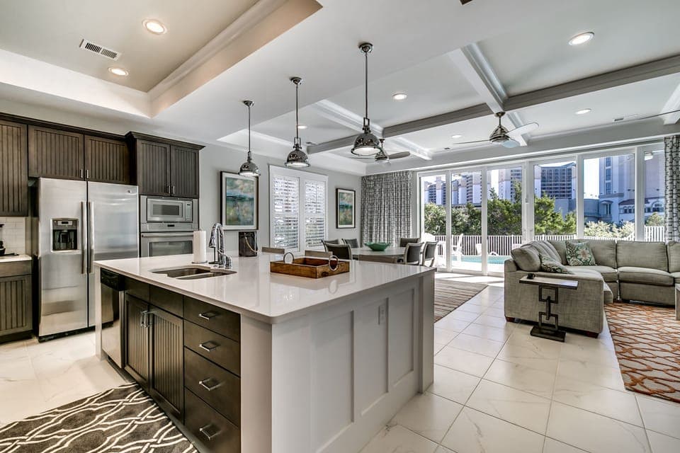 Large open kitchen w/ oversized island