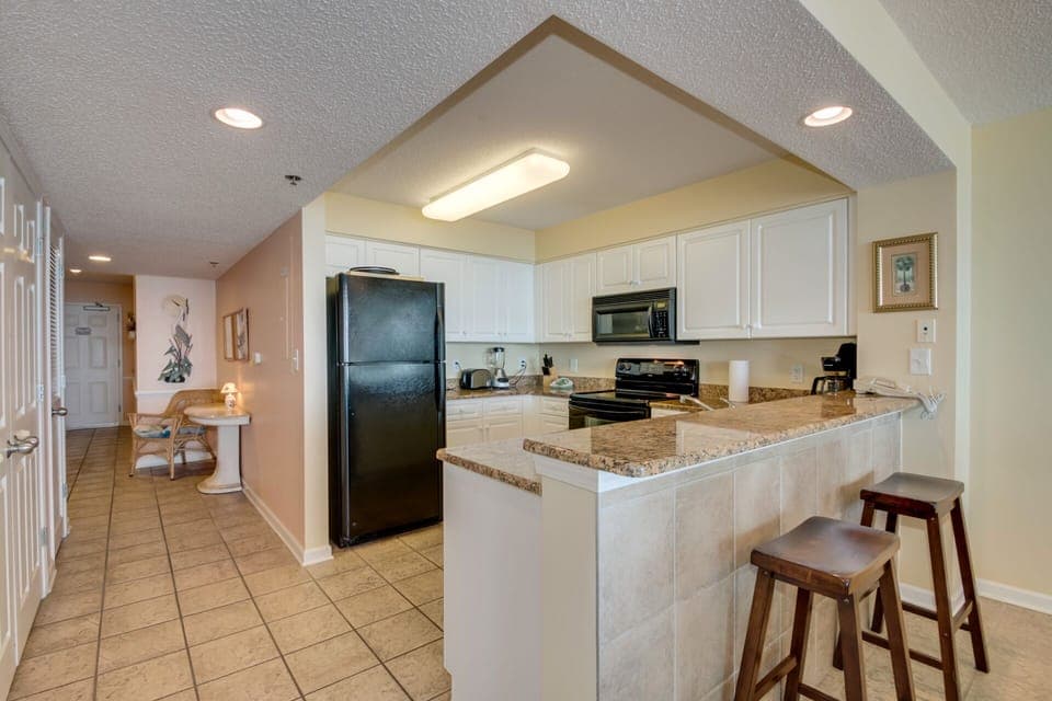 Breakfast Bar w/Stools