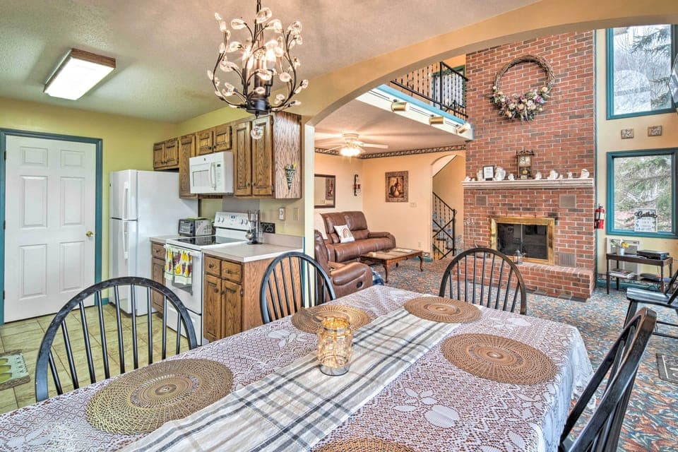 Dining Space | Dishware/Flatware