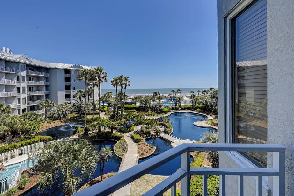 1305 Seacrest - The Vacation Company