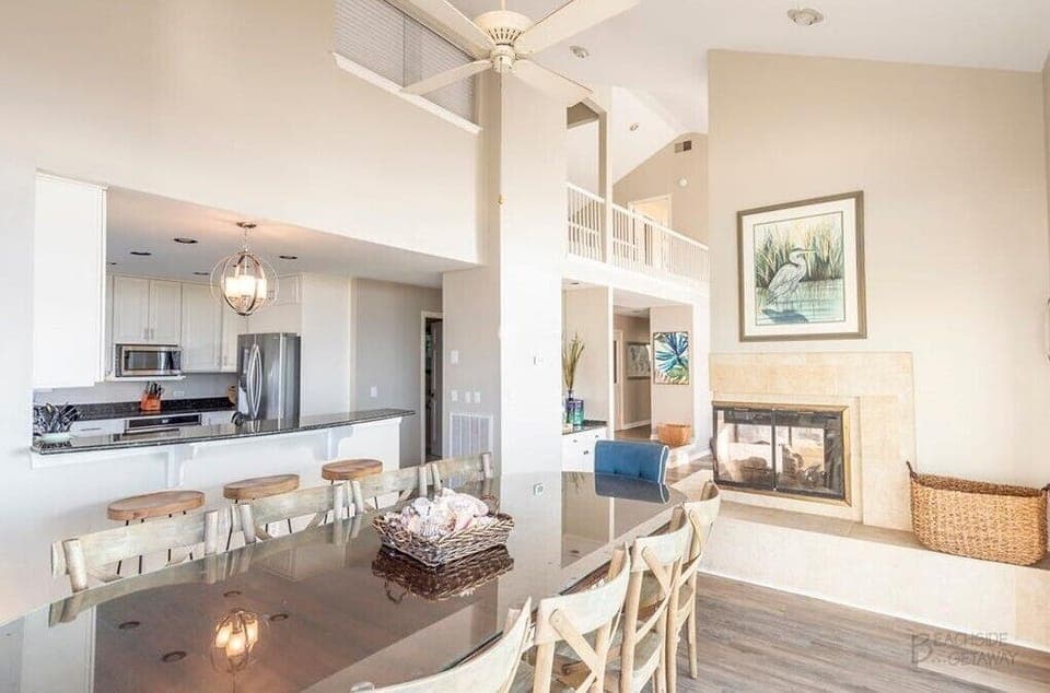 Dining into Kitchen