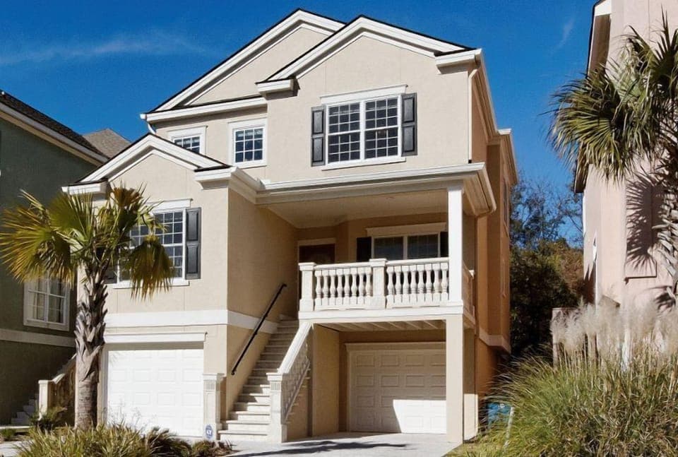 Beachside 32 Crabline Court