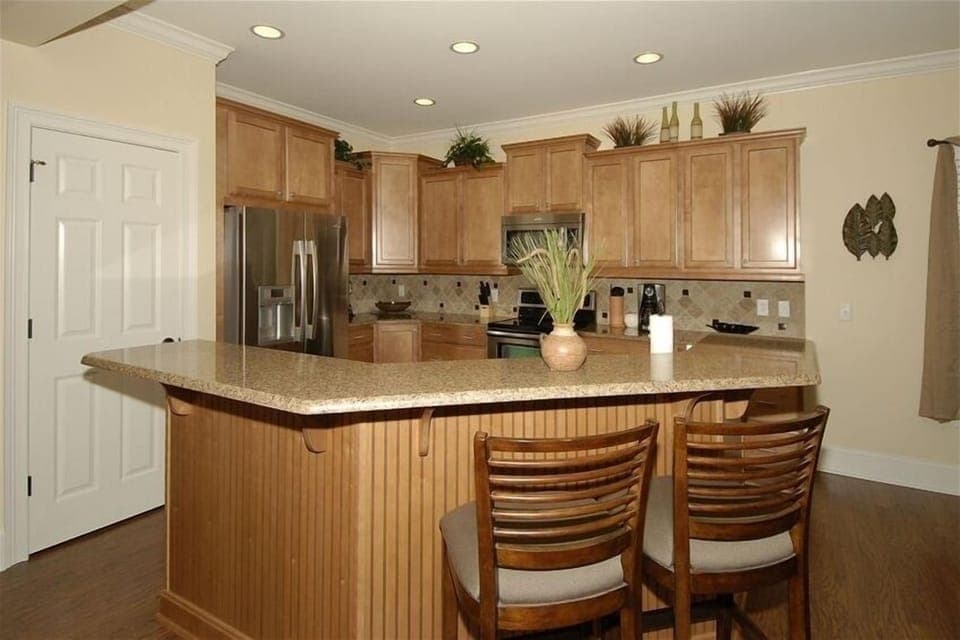 Breakfast Bar/Kitchen