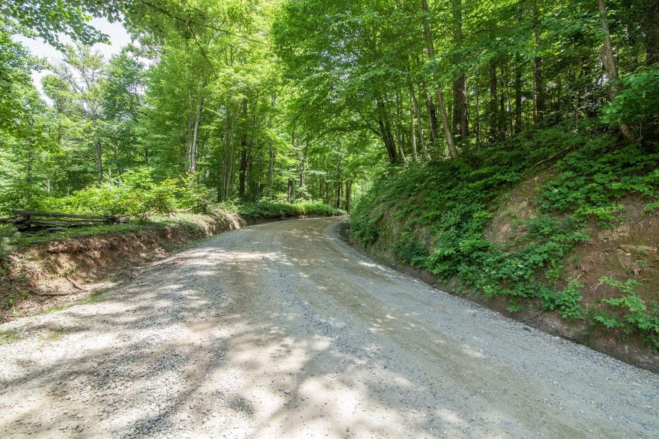 Sloping Gravel Driveway