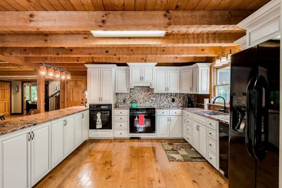 Large open concept kitchen with all cooking essentials included