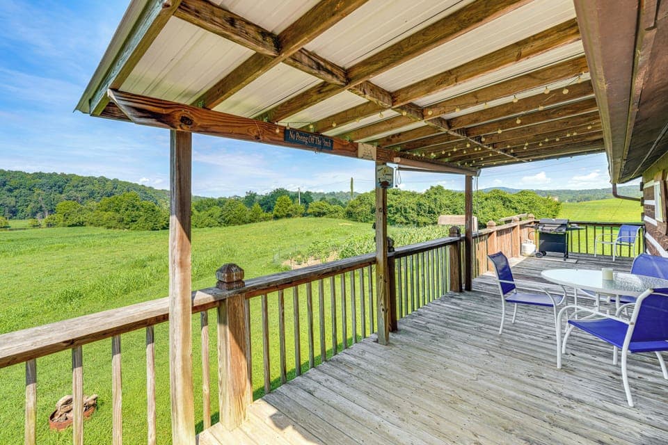 Rogersville Vacation Rental | 2BR | 1BA | 936 Sq Ft | Stairs Required