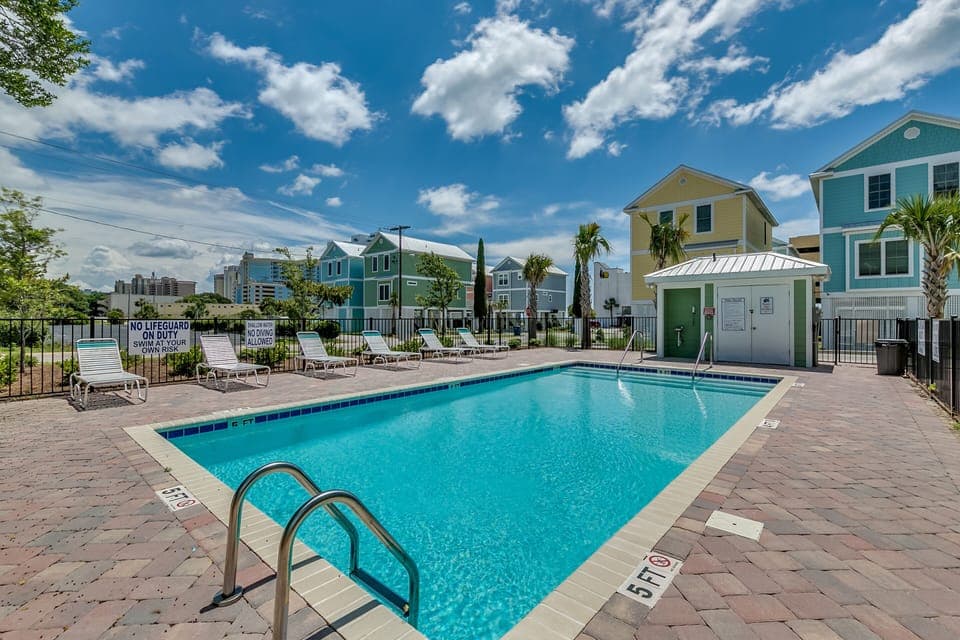 Swimming pool
