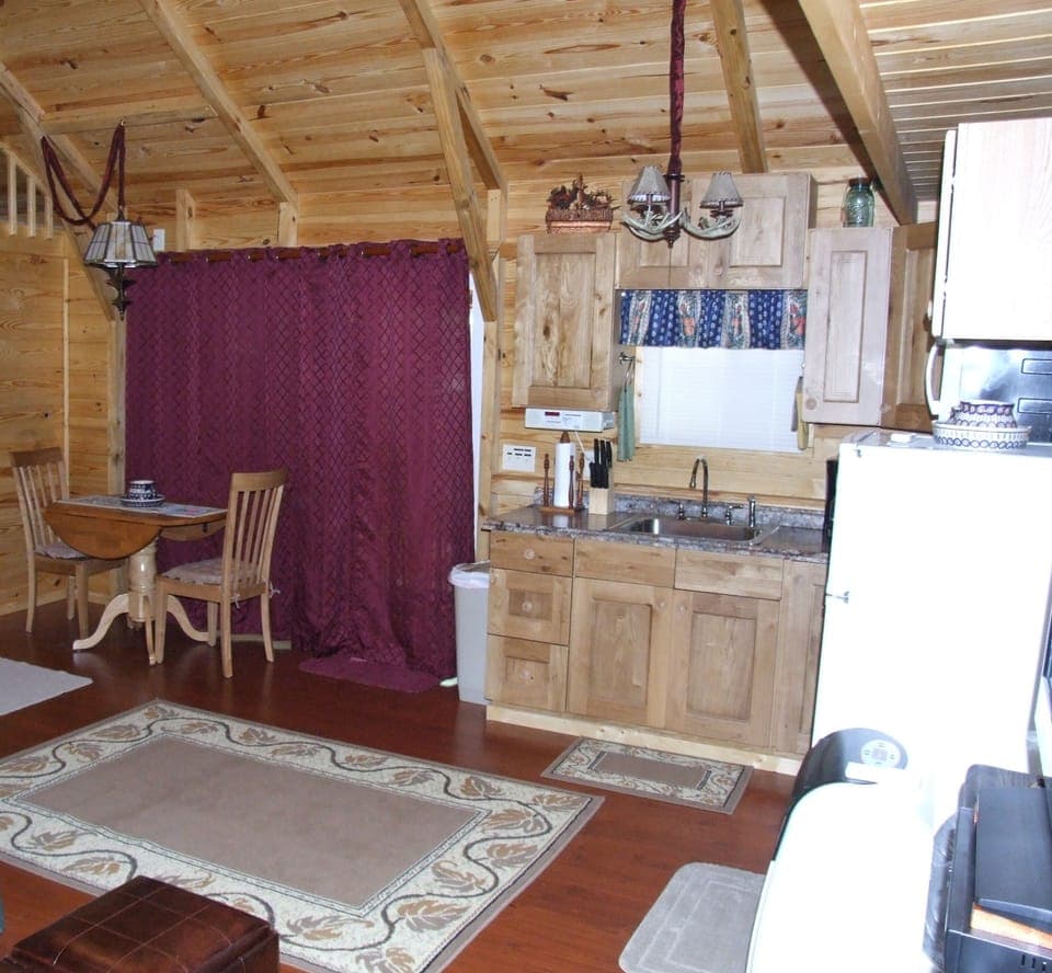Kitchen and dining area.