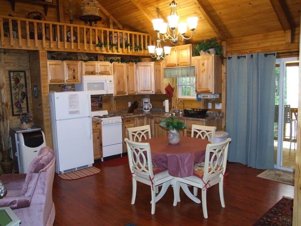 Kitchen/dining area