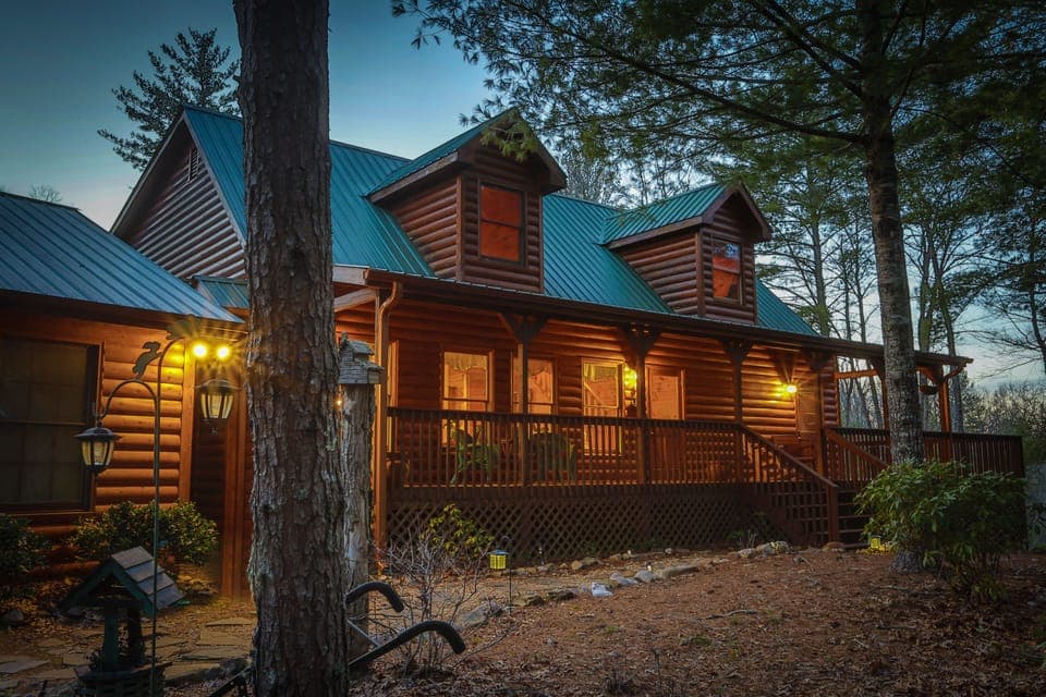 Rare 5 bedroom. Its time  to relax and reconnect in the mountains