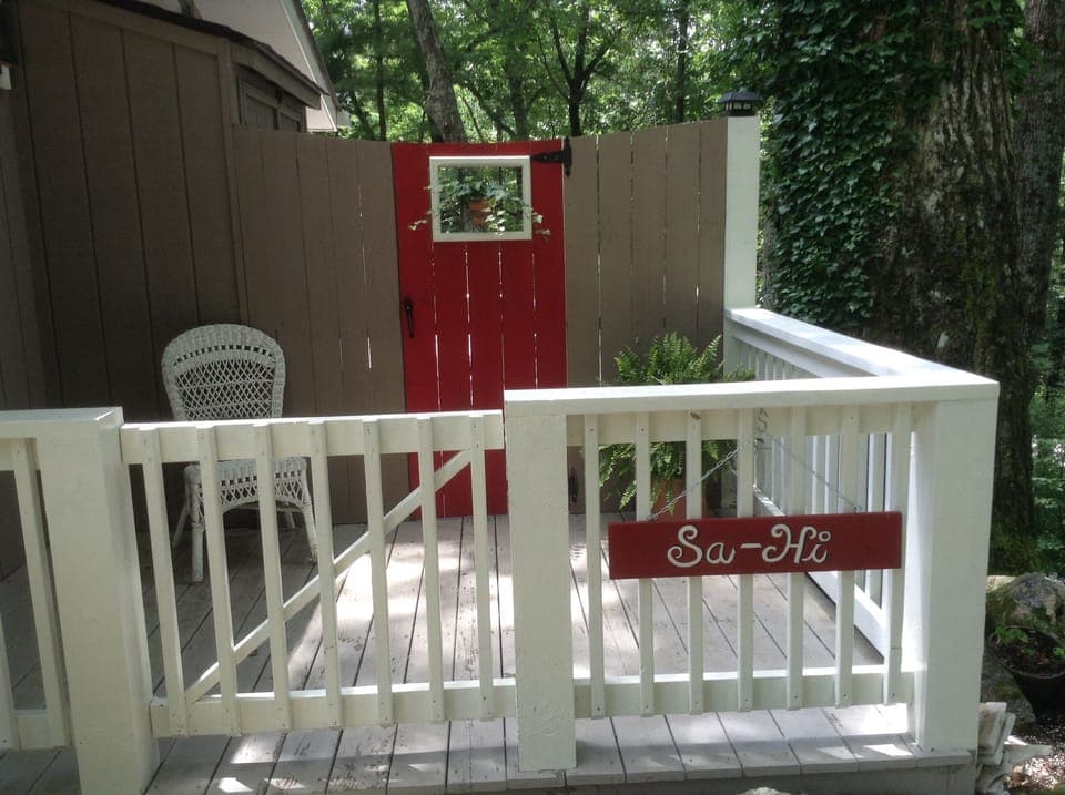 Sa-hi Cottage 's private deck is waiting...