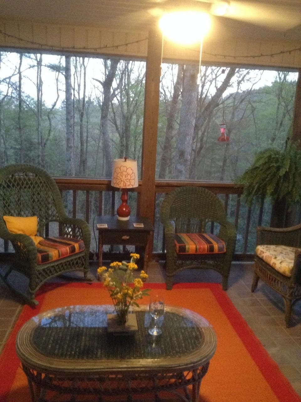 Fab screened porch in the trees...