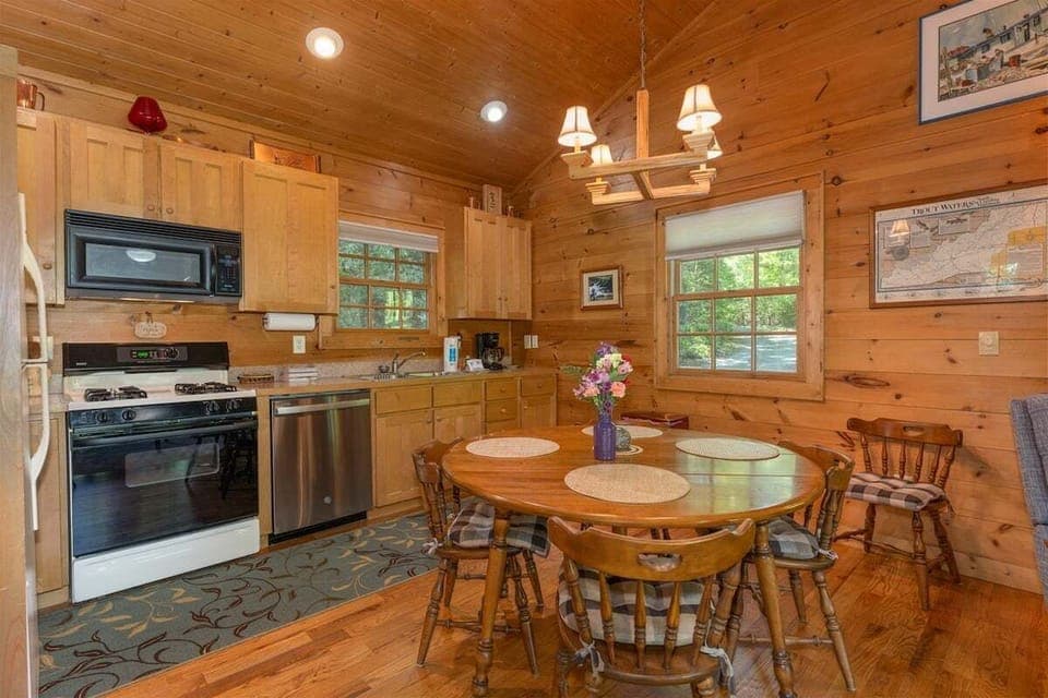 Kitchen dining area