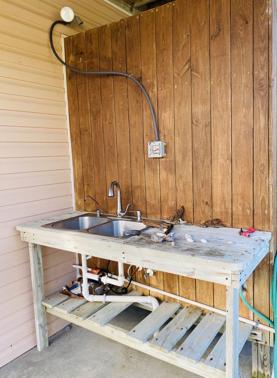 Fish Cleaning station with working water and sprayer