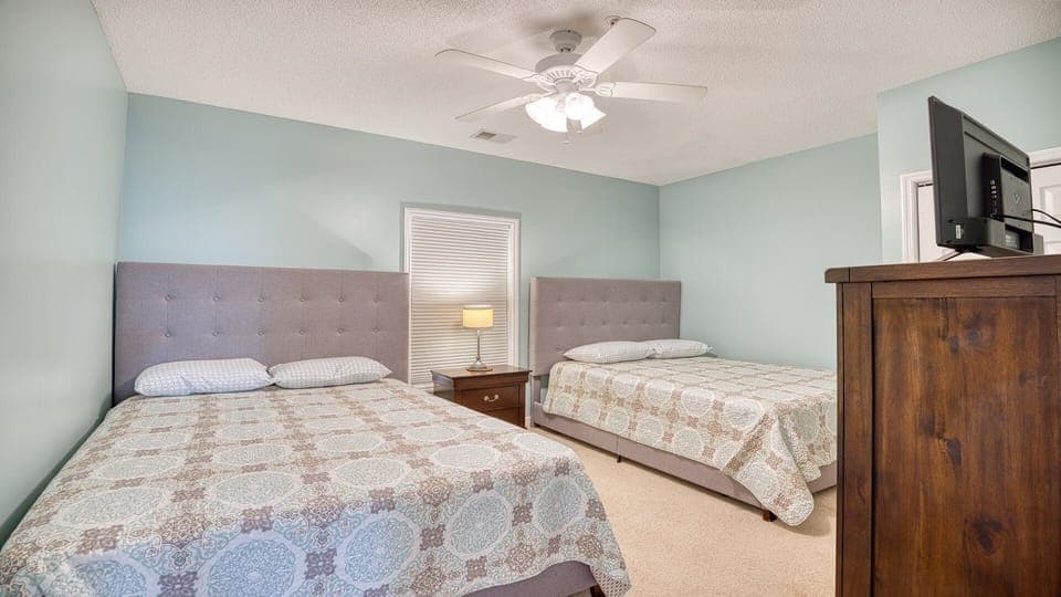 2 Queen Bedroom